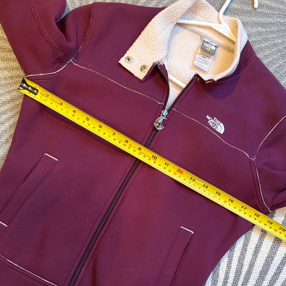The North Face Plum Fleece-Lined Bomber Jacket - Picture 8 of 10